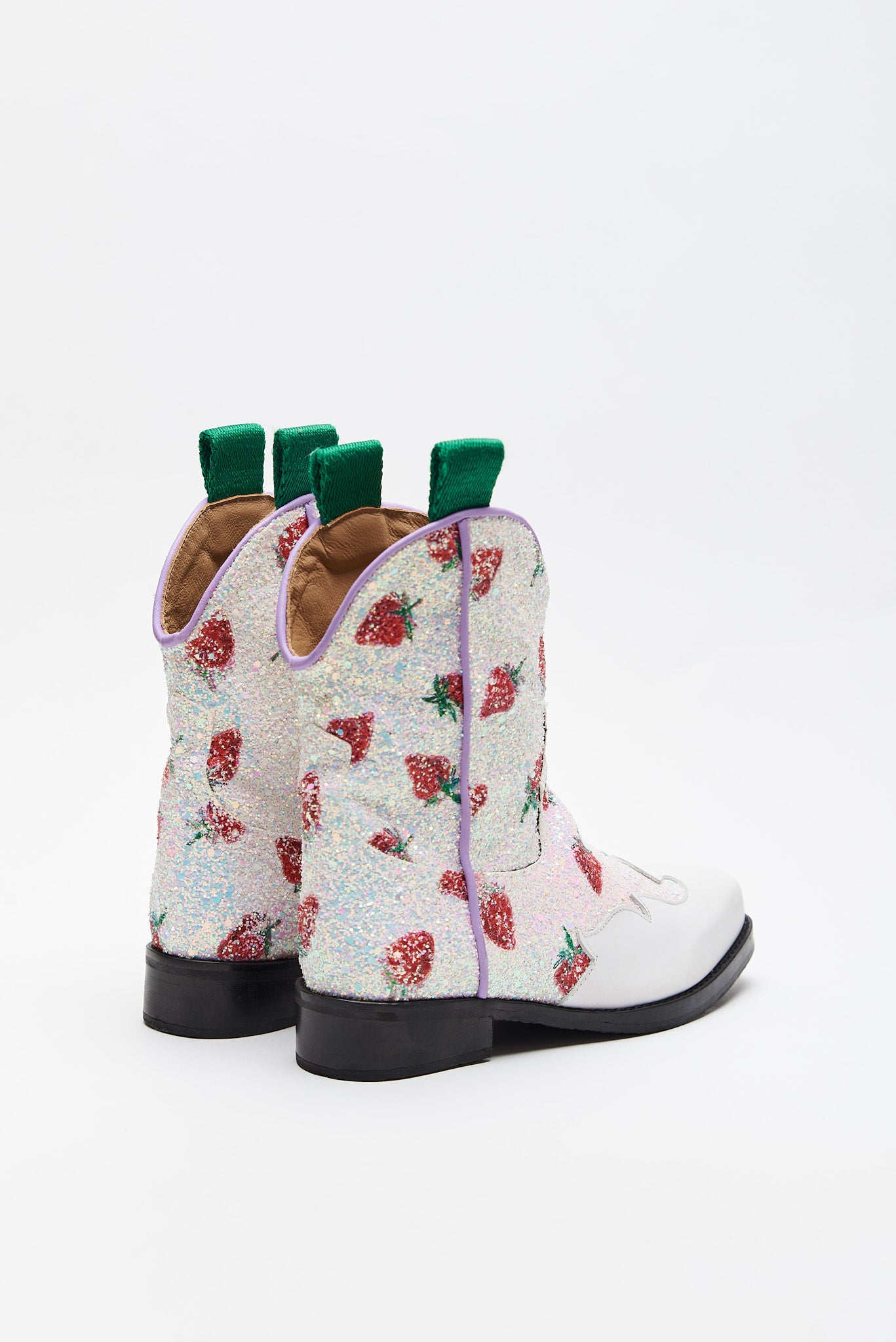 STRAWBERRY BOOT WHITE