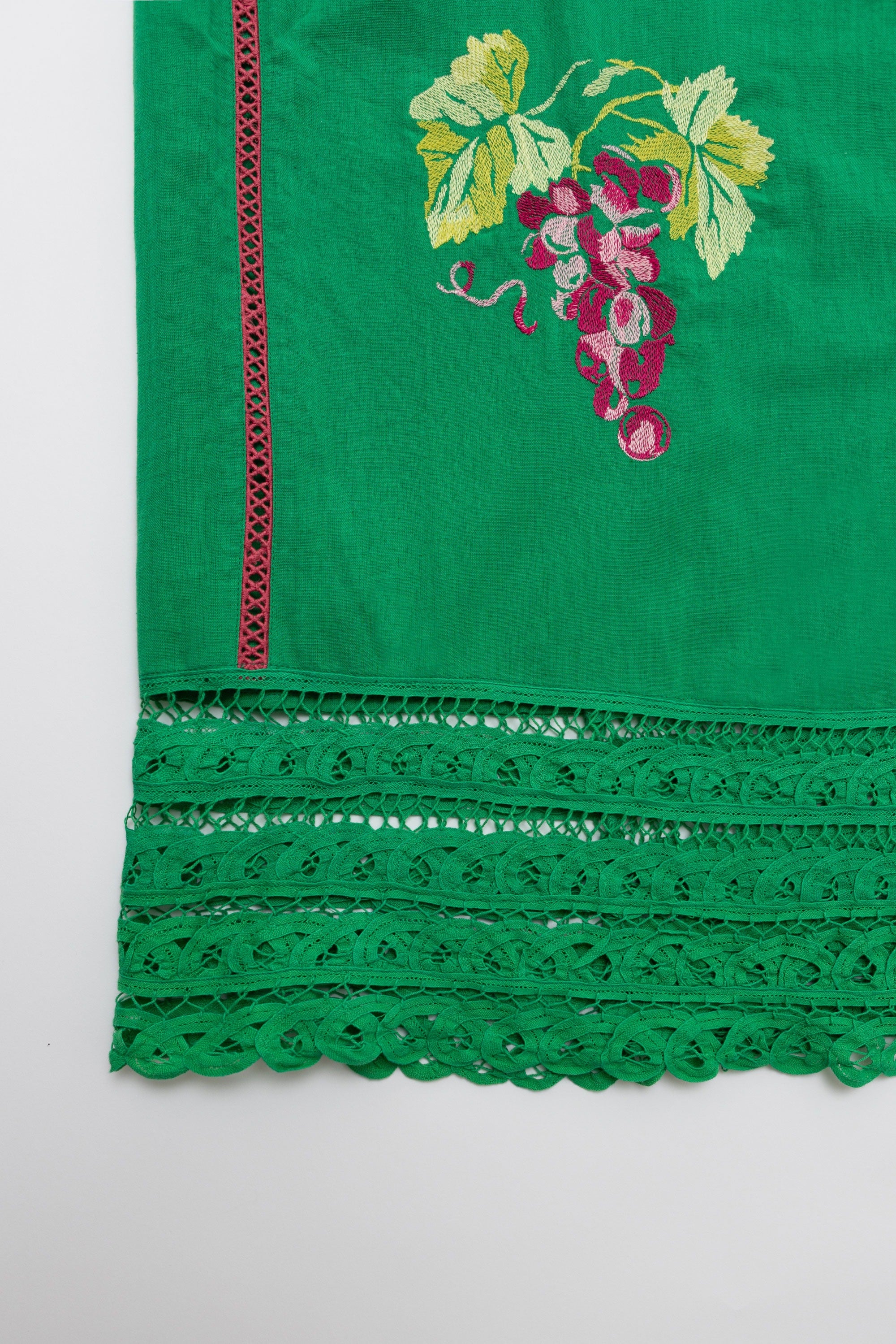 GREEN EMBROIDERY GRAPES SKIRT