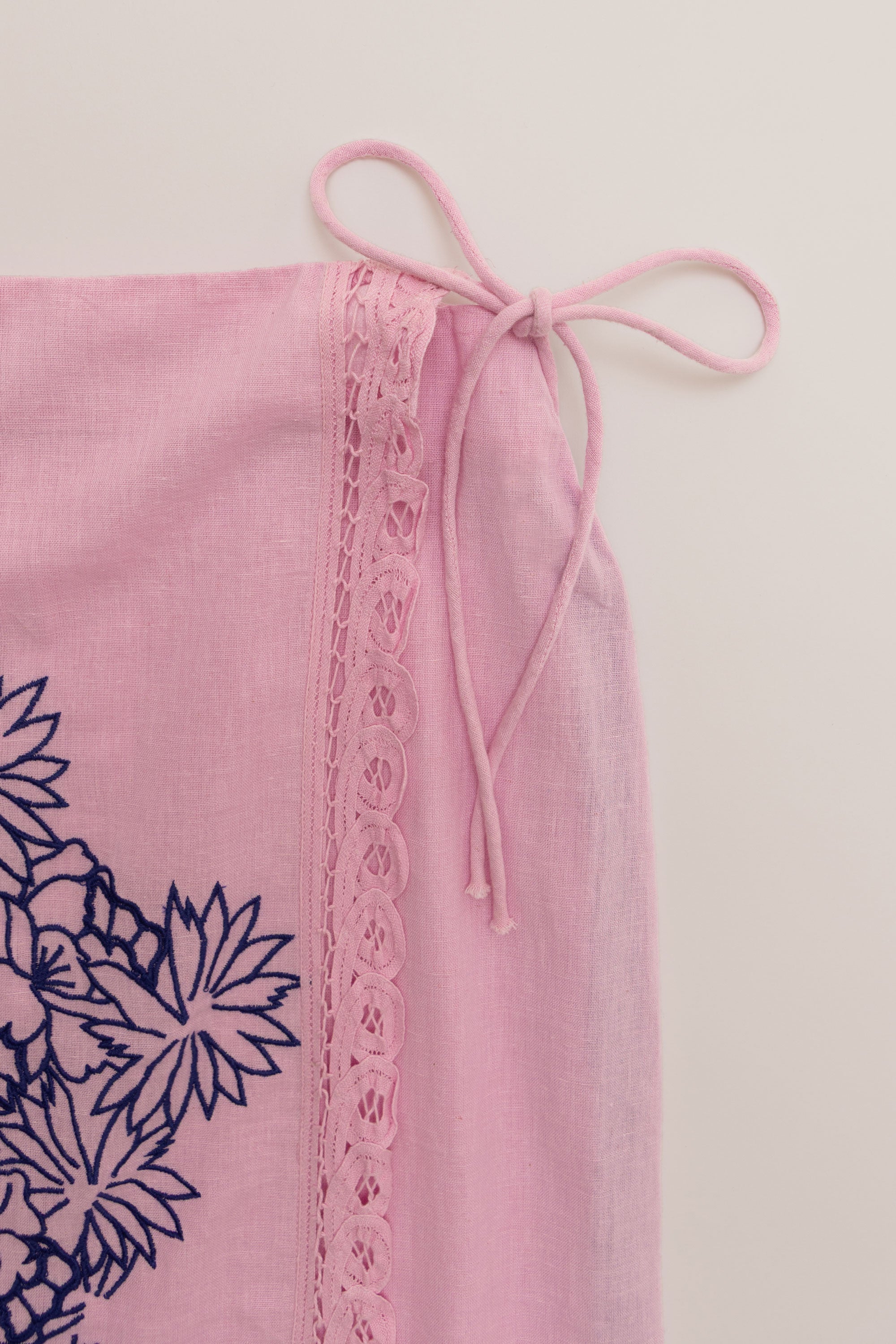EMBROIDERY ROSES SKIRT